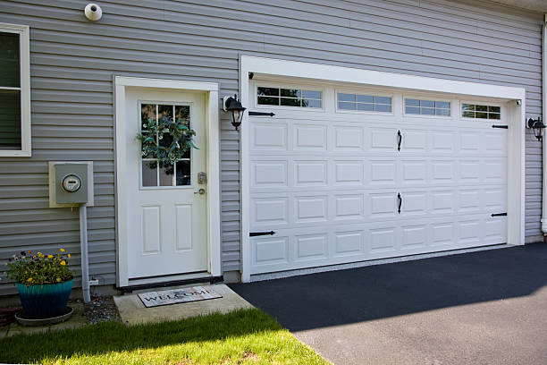 24/7 Emergency Garage Door Panel Replacement experts in London, OH